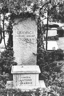 mon_gramsci-grave_mid-1940s